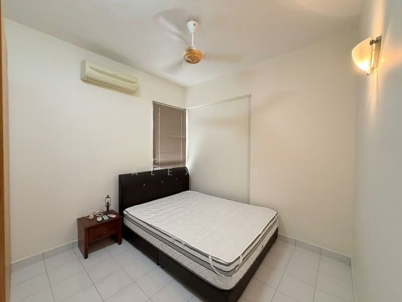 Kondominium untuk Disewa di Gurney Park Condominium - Alex Lim - Bedroom - PropertyGuru.com.my