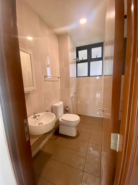 Servis Apartment untuk Dijual di J.Dupion Residence - YP Tan - Bathroom - PropertyGuru.com.my