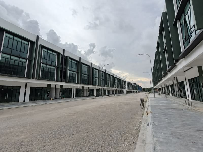 Shop / Office for Rent in Bandar Baru Permas Jaya (Permas Jaya) - JH Tang - Exterior - PropertyGuru.com.my
