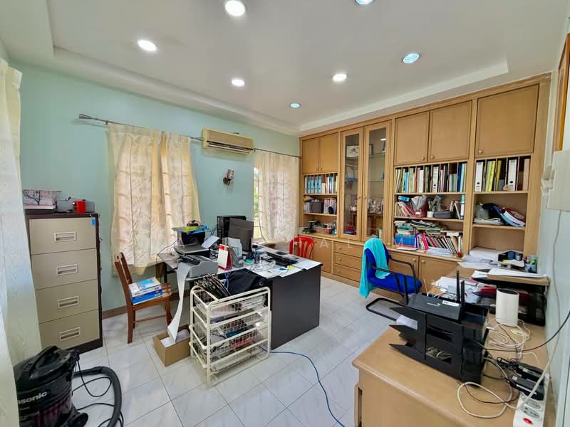 Bungalow for Sale in Bandar Teknologi Kajang (Kajang) - Hairi Halim - Study - PropertyGuru.com.my