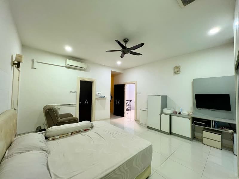 Rumah Berkembar untuk Dijual di Taman Saujana Emas (Kajang) - Mahirah . - Bedroom - PropertyGuru.com.my