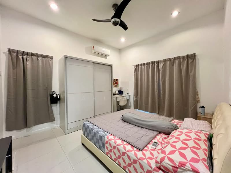Rumah Berkembar untuk Dijual di Taman Saujana Emas (Kajang) - Mahirah . - Bedroom - PropertyGuru.com.my