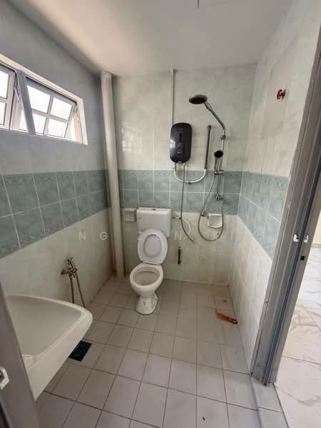 2-storey Terraced House for Sale in Bandar Putra (Kulai) - NG ZEN XI - Bathroom - PropertyGuru.com.my