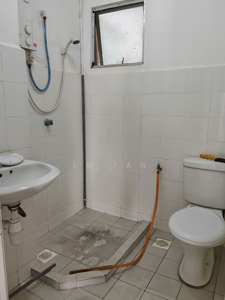 Condominium for Sale at Park View Tower - LM Tan - Bathroom - PropertyGuru.com.my