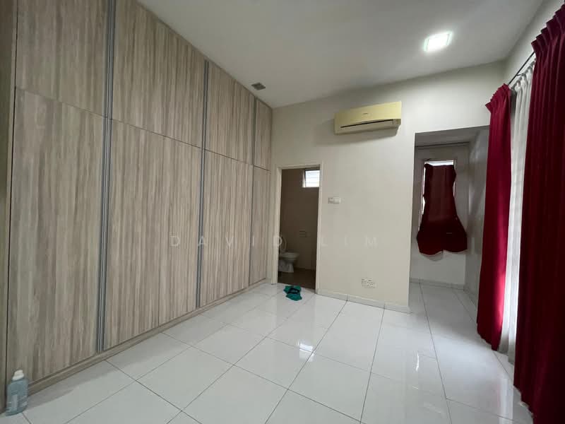 Semi-Detached House for Sale in Anggun 2 Residence (Rawang) - David Lim - Bathroom - PropertyGuru.com.my