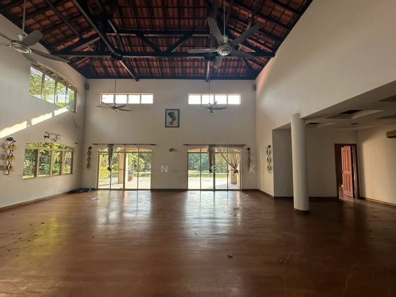 Rumah Banglo untuk Dijual di Leisure Farm (Gelang Patah) - Jin Teok - Living Room - PropertyGuru.com.my