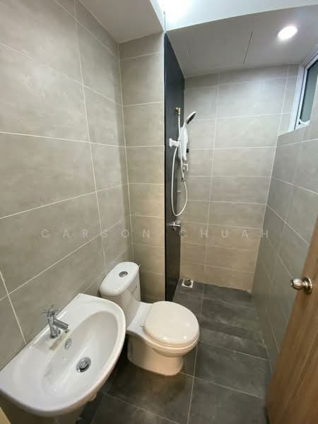 Kondominium untuk Dijual di QuayWest Residence - Carson Chuah - Bathroom - PropertyGuru.com.my