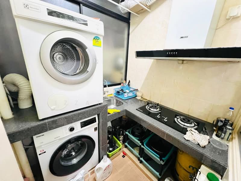 Condominium for Sale at Bayu Tasik 2 - Izzat Zamros - Kitchen - PropertyGuru.com.my