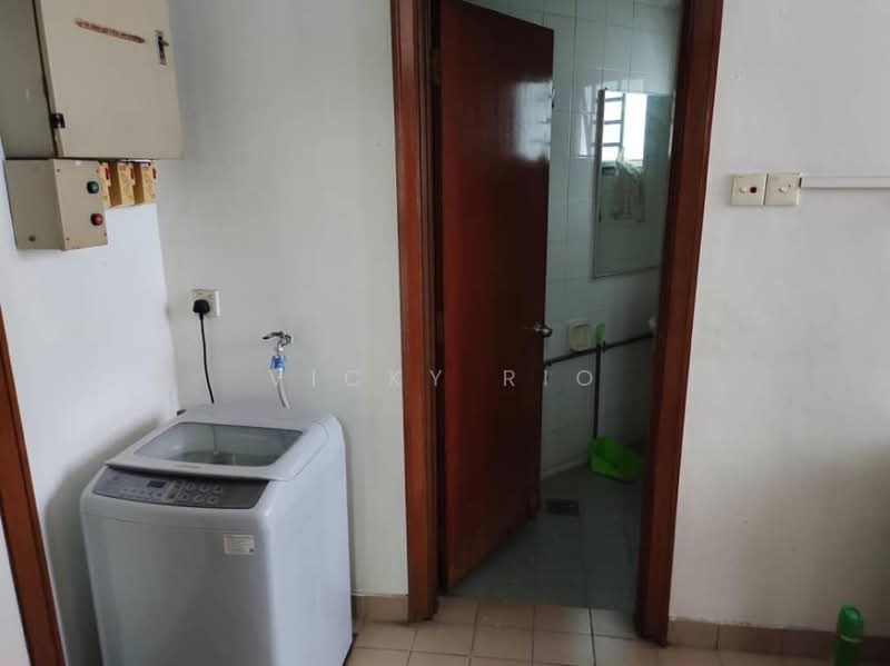 Kondominium untuk Dijual di Suasana Sentral Condominiums - Vicky Rio - Yard - PropertyGuru.com.my