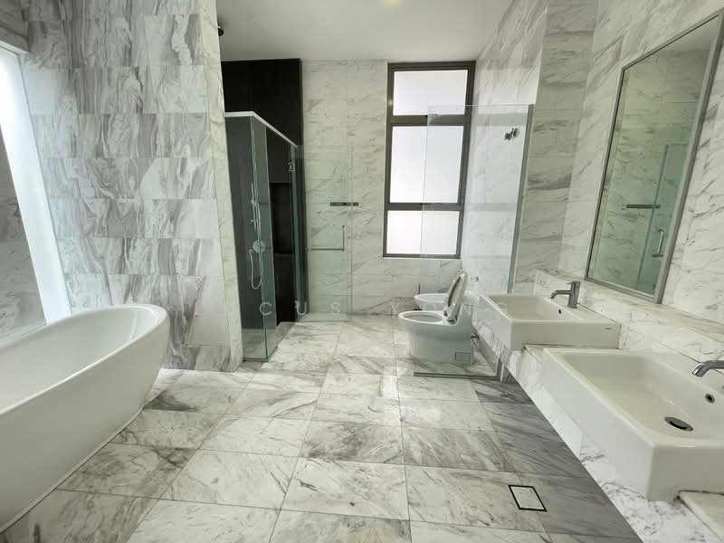 Rumah Banglo untuk Disewa di Ampang Hilir (Ampang) - Lucus Yong - Bathroom - PropertyGuru.com.my