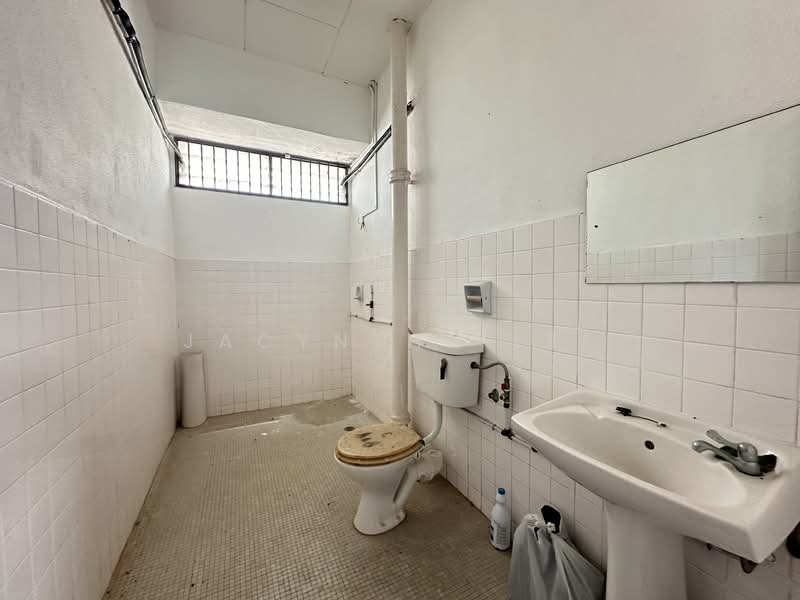 Semi-Detached House for Sale in Sungai Ara (Penang) - Jacyntha Lee - Bathroom - PropertyGuru.com.my