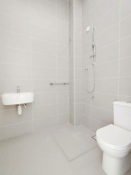 Rumah Teres 2 Tingkat untuk Dijual di Bandar Seri Alam (Masai) - Evon Yap - Bathroom - PropertyGuru.com.my