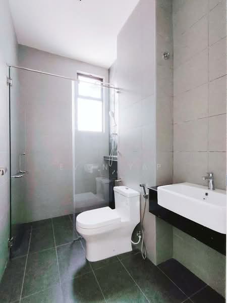 Rumah Teres 2 Tingkat untuk Dijual di Bandar Seri Alam (Masai) - Evon Yap - Bathroom - PropertyGuru.com.my