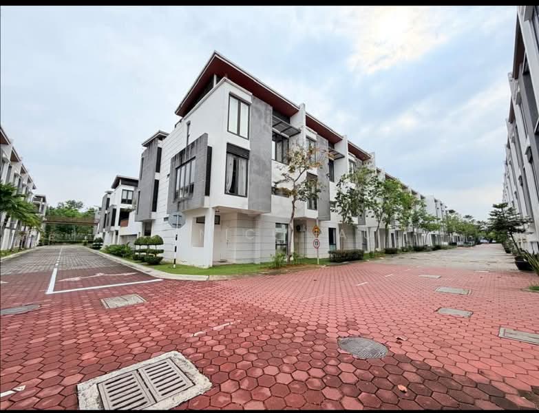 Rumah Berkembar untuk Dijual di Symphony Hills (Cyberjaya) - Janice Lau - Exterior - PropertyGuru.com.my