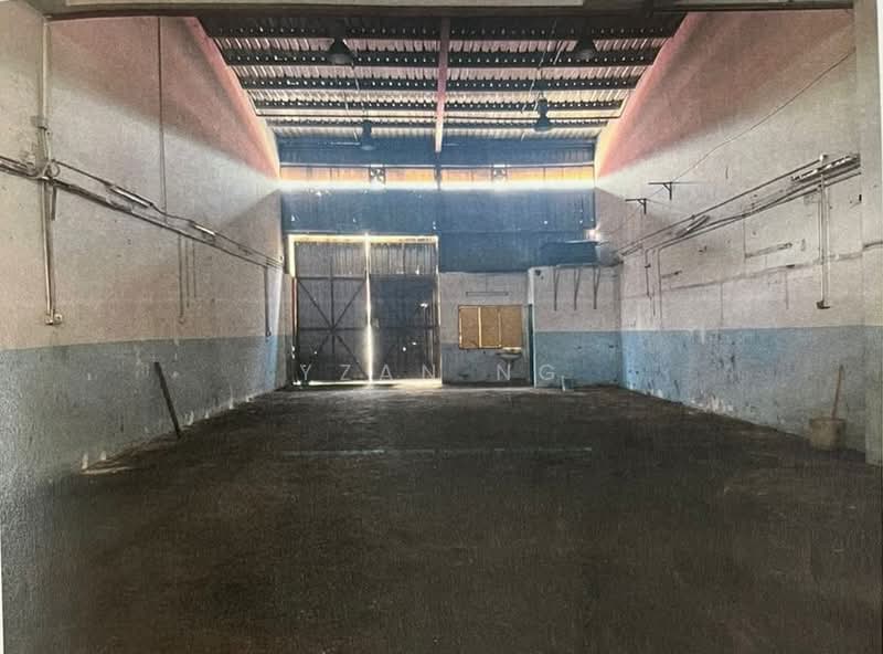 Factory for Rent in Taman Perindustrian Bukit Serdang (Seri Kembangan) - Yzan Ng - Interior - PropertyGuru.com.my