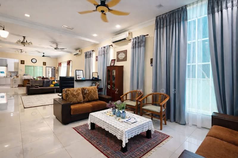 Bungalow for Sale in Usj 3 (Subang Jaya) - Izzat Zamros - Living Room - PropertyGuru.com.my