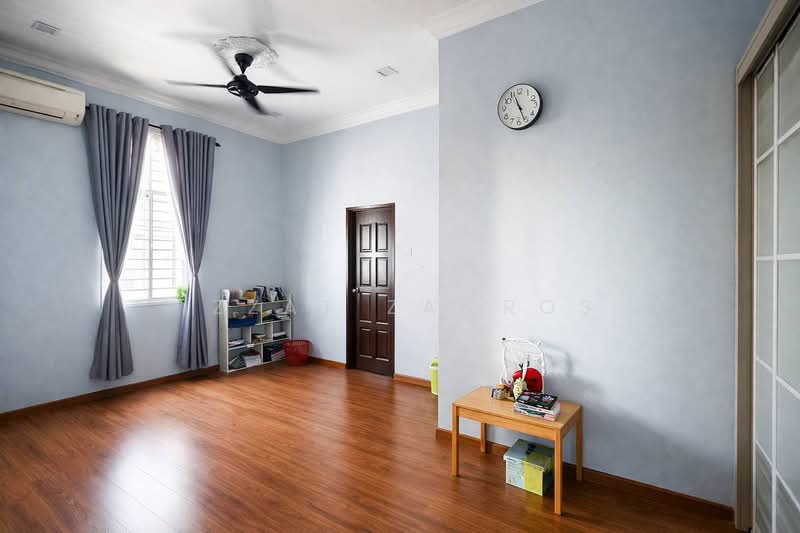 Bungalow for Sale in Usj 3 (Subang Jaya) - Izzat Zamros - Living Room - PropertyGuru.com.my