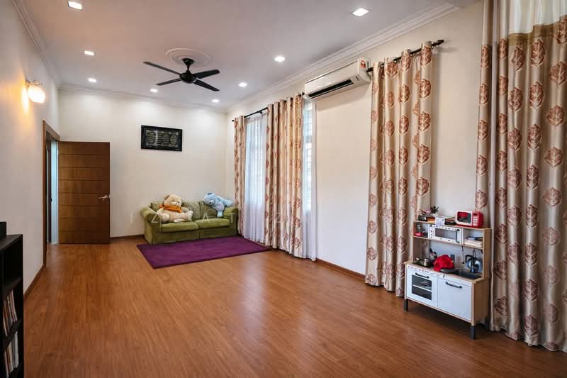 Bungalow for Sale in Usj 3 (Subang Jaya) - Izzat Zamros - Living Room - PropertyGuru.com.my