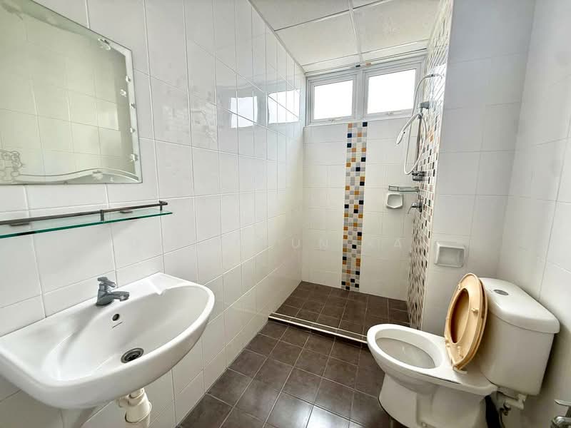 Condominium for Rent at Bayswater Resort Condominium - Gan Chun Kai - Bathroom - PropertyGuru.com.my