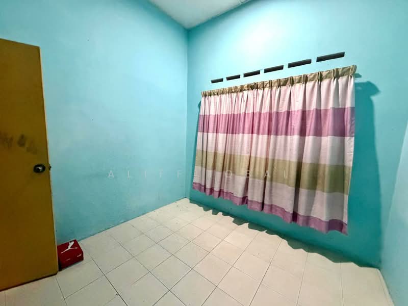Rumah Teres 1 Tingkat untuk Dijual di Banting (Selangor) - Aliff Iqbal - PropertyGuru.com.my