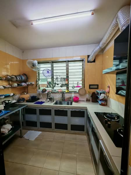 Semi-Detached House for Sale in Taman Johor Jaya (Johor Bahru) - Agnes . - Kitchen - PropertyGuru.com.my