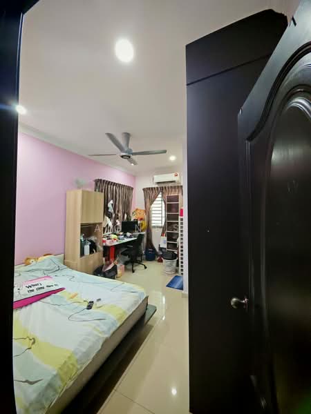 Semi-Detached House for Sale in Taman Johor Jaya (Johor Bahru) - Agnes . - Bedroom - PropertyGuru.com.my