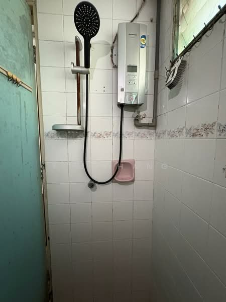Pangsapuri untuk Dijual di Sri Intan 1 - Y M Phang - Bathroom - PropertyGuru.com.my