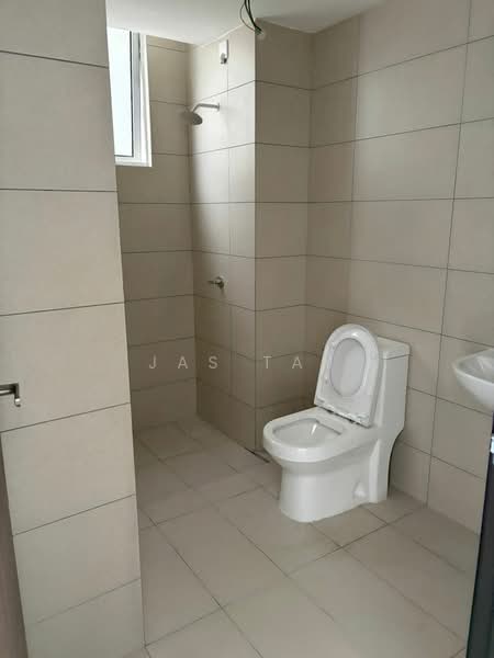 Service Residence for Sale at Vista Tiara (MBW Bay) - Jas Tay - Bathroom - PropertyGuru.com.my