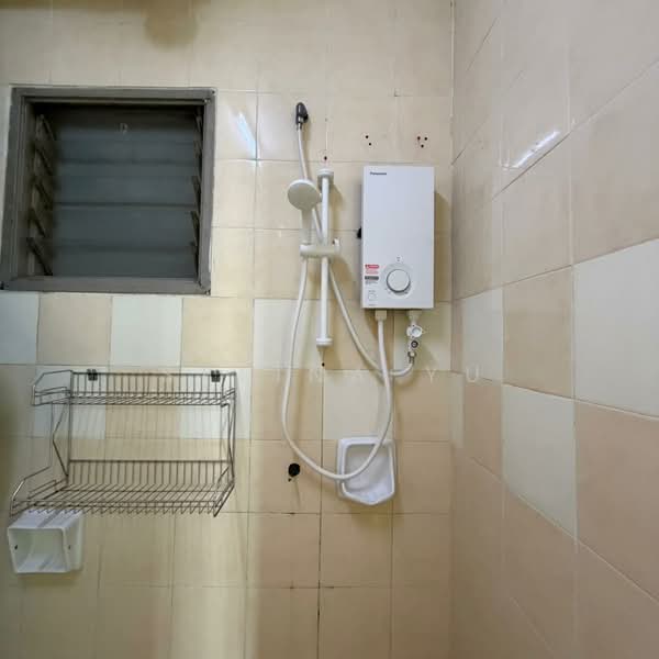 Apartment for Rent at Pangsapuri Jati Selatan - Selina Yu - Bathroom - PropertyGuru.com.my