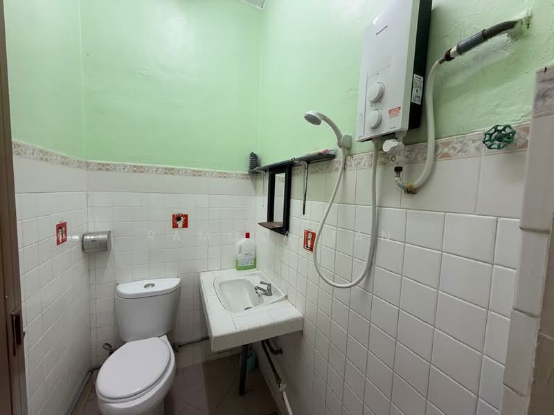 2-storey Terraced House for Rent in Bukit Baru (Melaka) - Ramona Tan - Bathroom - PropertyGuru.com.my