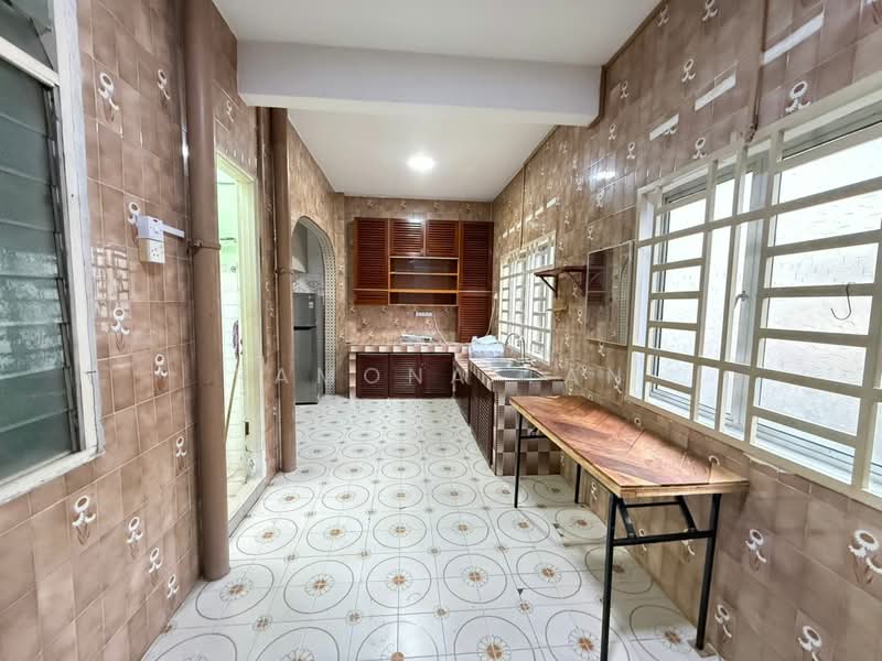 Rumah Teres 2 Tingkat untuk Disewa di Bukit Baru (Melaka) - Ramona Tan - Kitchen - PropertyGuru.com.my