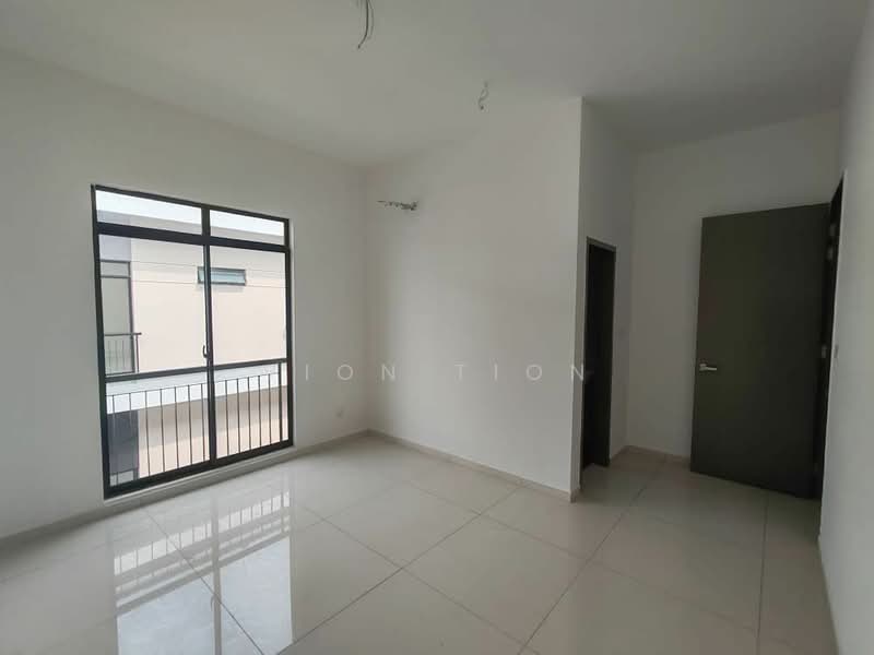 Cluster House for Sale in Austin Crest (Johor Bahru) - Vion Tion - Interior - PropertyGuru.com.my