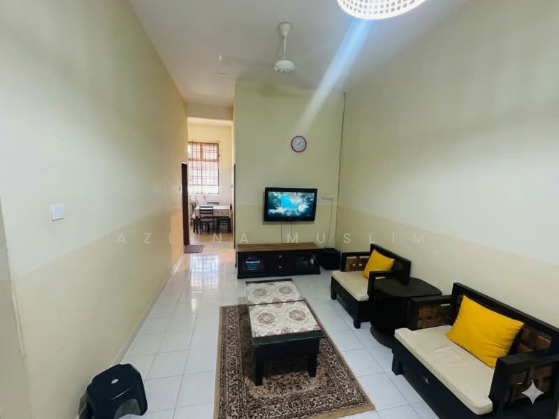 Rumah Teres 1 Tingkat untuk Dijual di Kluang (Johor) - Azlina Muslim - Living Room - PropertyGuru.com.my