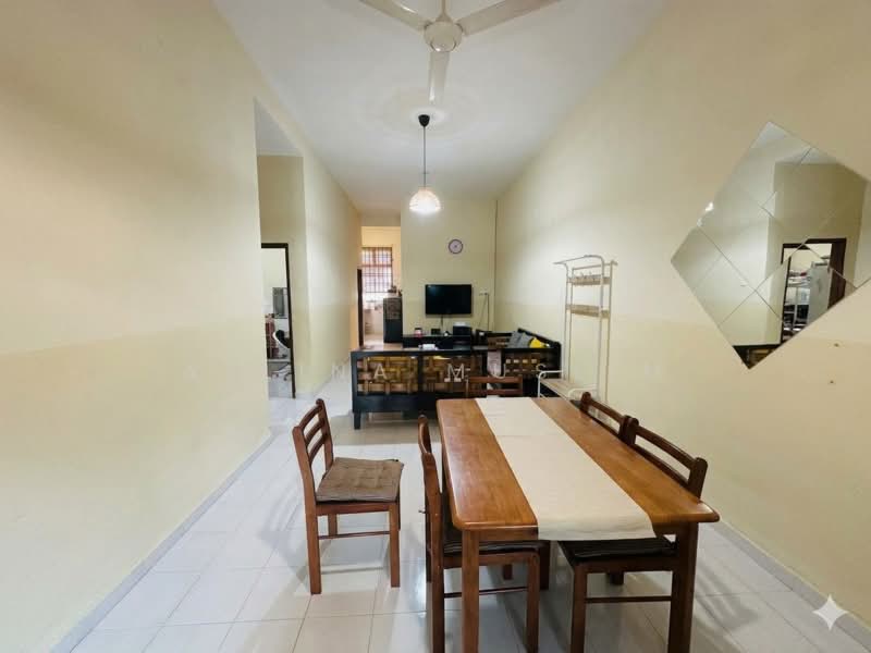 Rumah Teres 1 Tingkat untuk Dijual di Kluang (Johor) - Azlina Muslim - Living Room - PropertyGuru.com.my