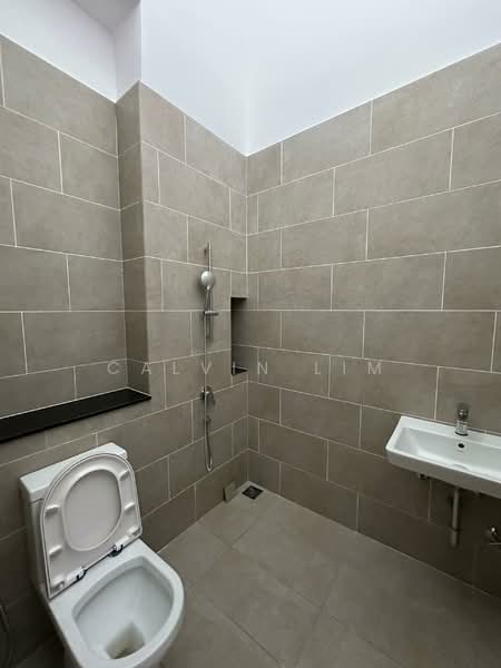Semi-Detached House for Sale in Shah Alam (Selangor) - Calvin Lim - Bathroom - PropertyGuru.com.my