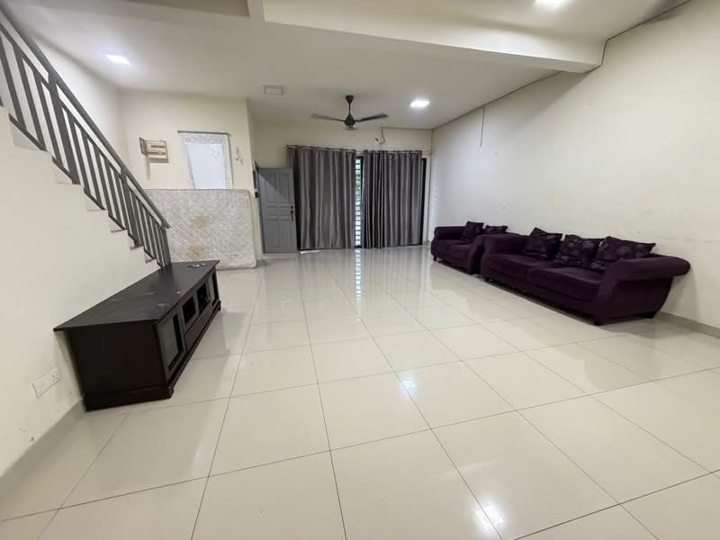 2-storey Terraced House for Sale in Saujana Rawang (Rawang) - Nicky Lai - Living Room - PropertyGuru.com.my