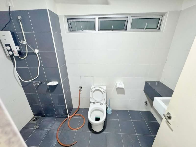 Pangsapuri untuk Dijual di Idaman Residence - APRILIA CHAYADI - Bathroom - PropertyGuru.com.my