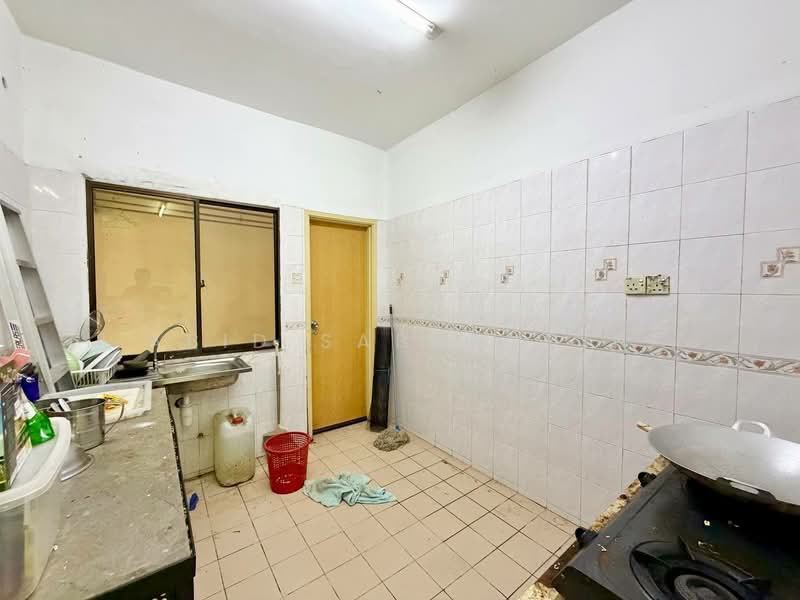Pangsapuri untuk Dijual di Pangsapuri Kelana Impian - Abid Sabarudin - Kitchen - PropertyGuru.com.my