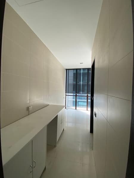 Servis Apartment untuk Disewa di Clearwater Residences - Tim Chow - Corridor - PropertyGuru.com.my