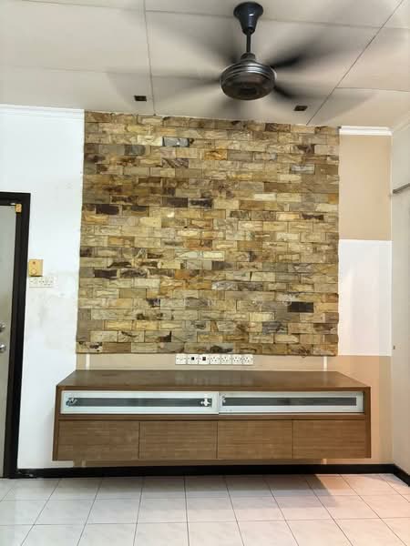 Kondominium untuk Dijual di Indah Condominium - Ayden Go - Living Room - PropertyGuru.com.my