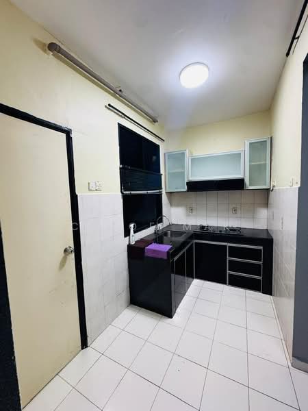 Apartment for Rent at Villa Krystal @ Bandar Selesa Jaya - Chloe Mak - Kitchen - PropertyGuru.com.my