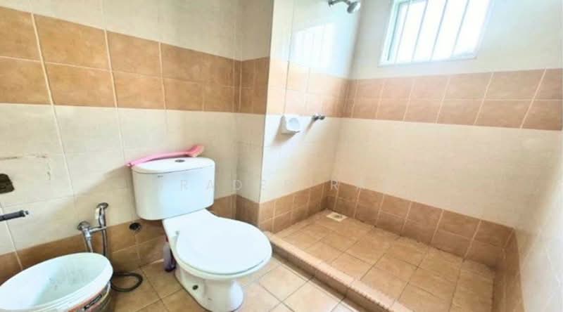 Rumah Teres 2 Tingkat untuk Dijual di Taman Bukit Subang (Shah Alam) - Brader Ray - Bathroom - PropertyGuru.com.my