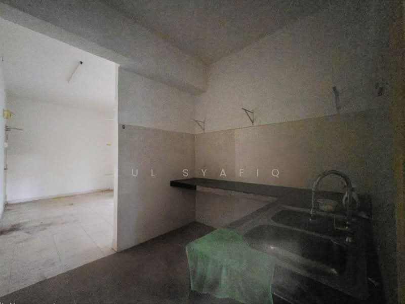 Apartment for Sale at Taman Setia Balakong - Zul Syafiq - Kitchen - PropertyGuru.com.my