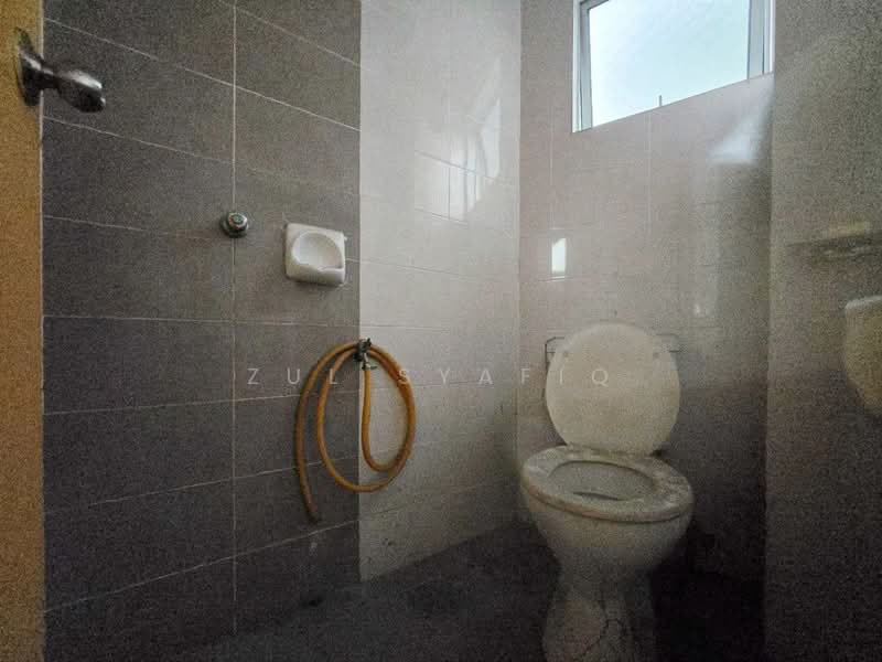 Apartment for Sale at Taman Setia Balakong - Zul Syafiq - Bathroom - PropertyGuru.com.my