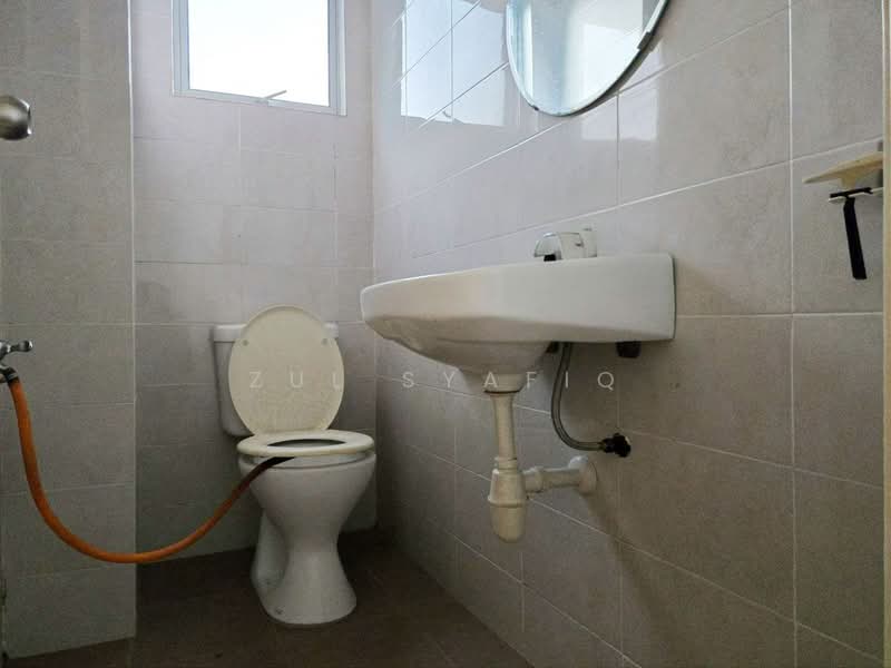 Apartment for Sale at Taman Setia Balakong - Zul Syafiq - Bathroom - PropertyGuru.com.my