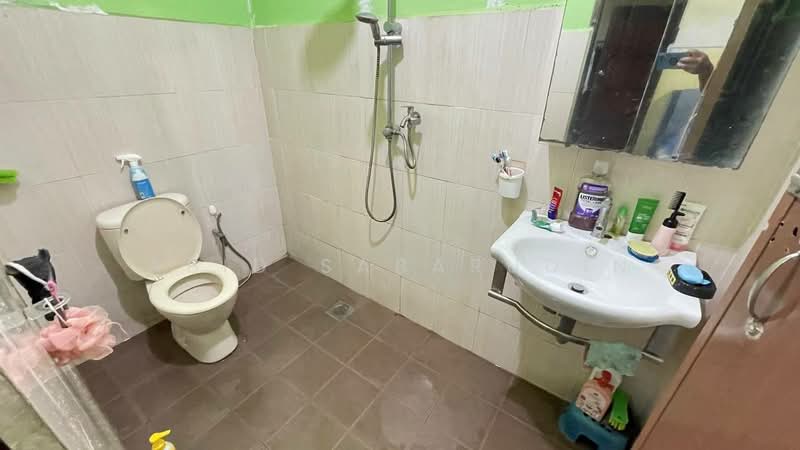 3-storey Terraced House for Sale in Taman Bukit Teratai (Ampang) - Abid Sabarudin - Bathroom - PropertyGuru.com.my