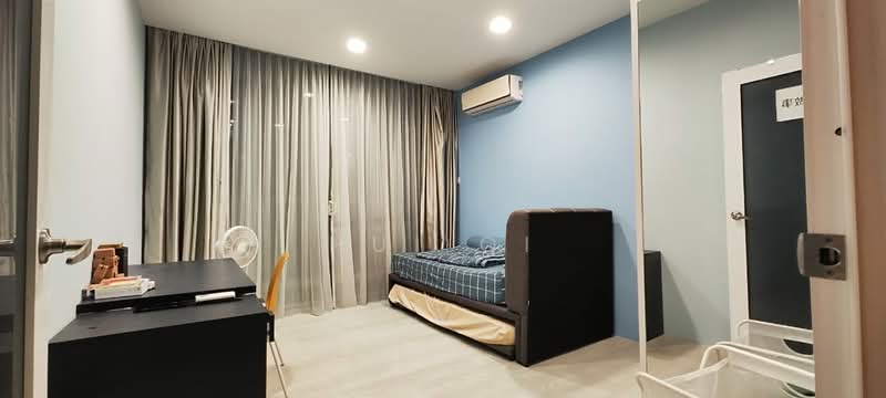 Condominium for Rent at Lakefront Residence - Hui Qi - Bedroom - PropertyGuru.com.my