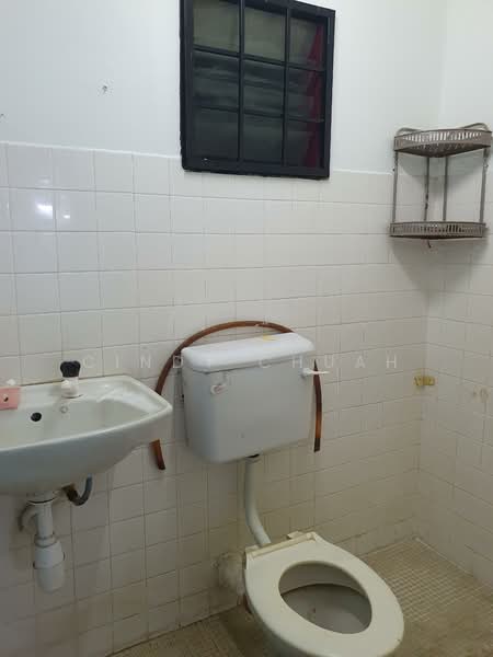 Rumah Teres untuk Disewa di Desa Setapak (Wangsa Maju) - Cindy Chuah - Bathroom - PropertyGuru.com.my