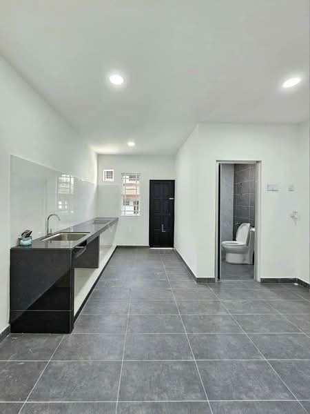 2-storey Terraced House for Sale in Taman Puteri Wangsa (Ulu Tiram) - Ivy Low - Kitchen - PropertyGuru.com.my