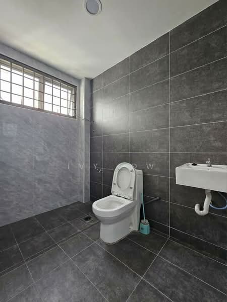 2-storey Terraced House for Sale in Taman Puteri Wangsa (Ulu Tiram) - Ivy Low - Bathroom - PropertyGuru.com.my